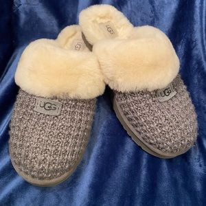 Ugg sheepskin cozy slippers